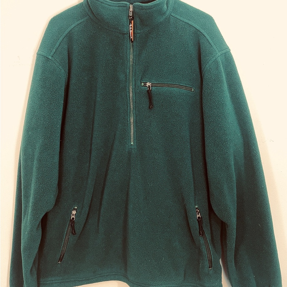 Vintage L.L. Bean Men's Green Zip-Up Fleece Jacket with chest pocket